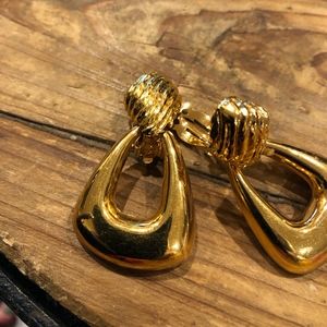 ST JOHN Jewelry - VINTAGE ST JOHN CLIP ON EARRINGS ST JOHN Jewelry - VINTAGE ST JOHN CLIP ON EARRINGS